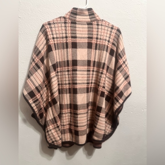 Jones New York Beige and Brown Plaid Cape - Picture 2 of 11